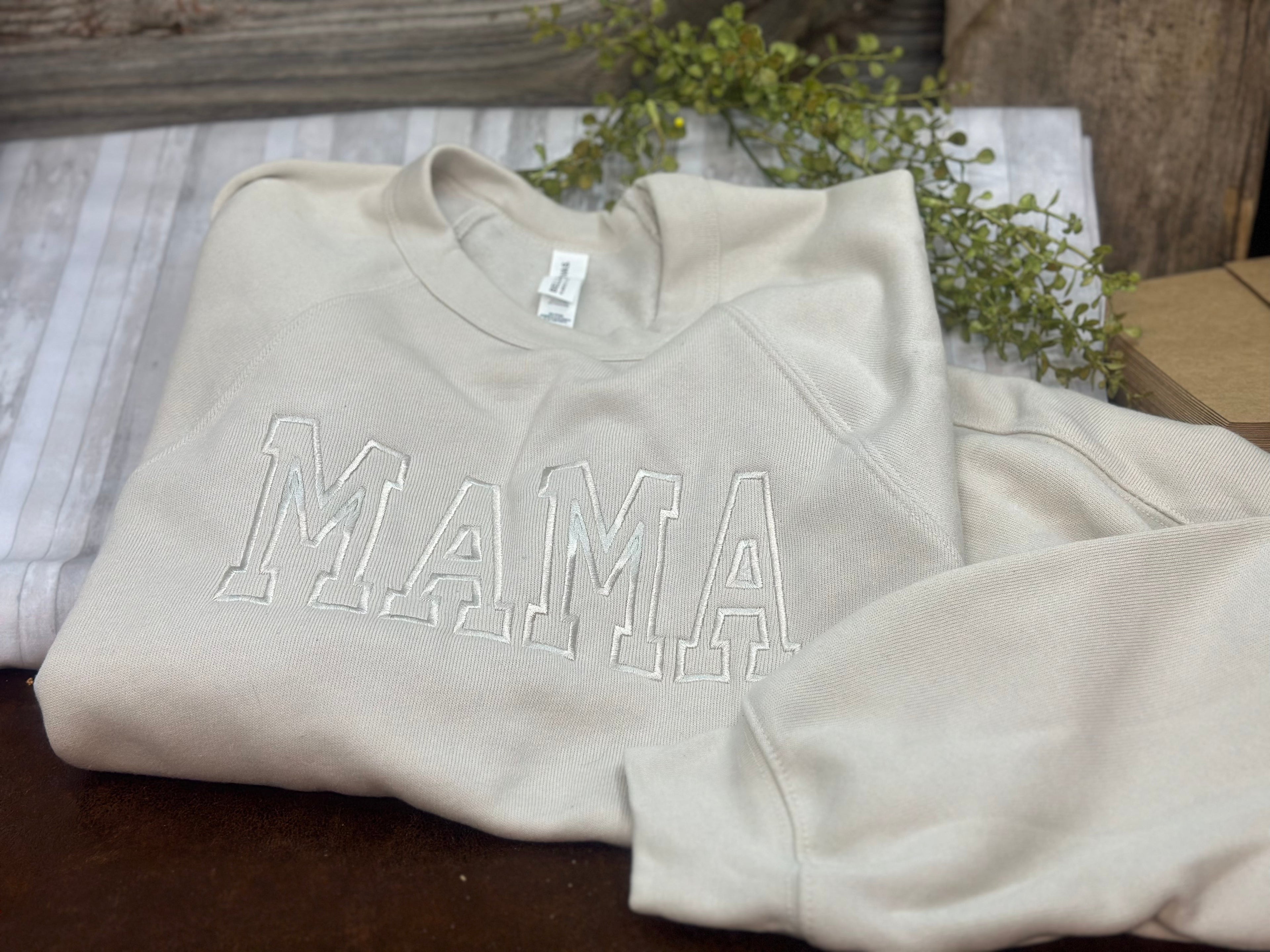 Sweatshirt - Mama Outline Sweatshirt