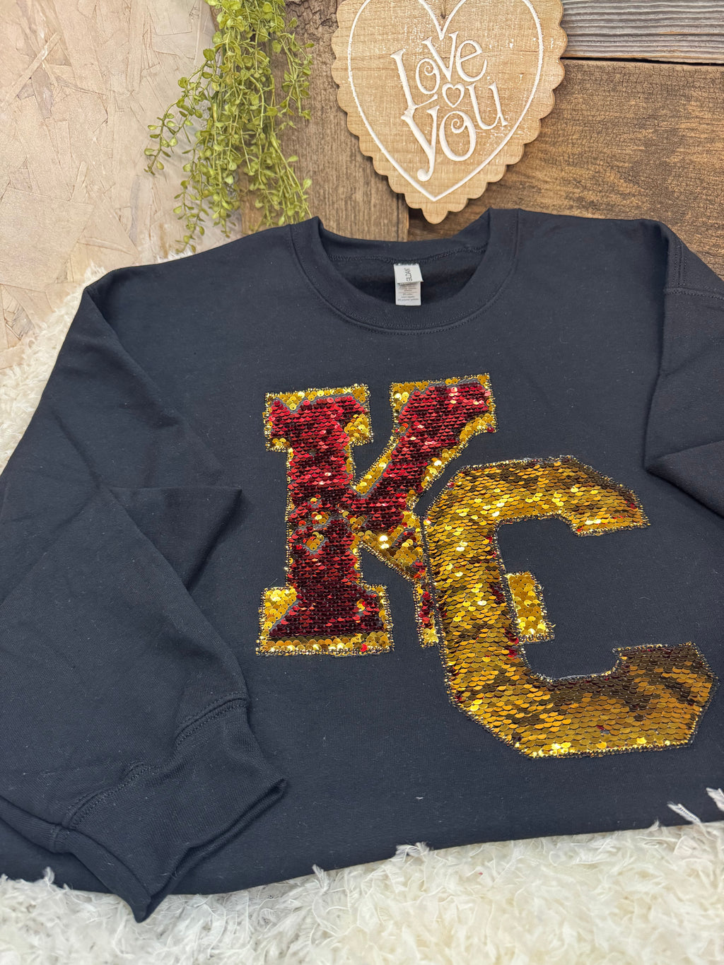 Interlocking KC applique