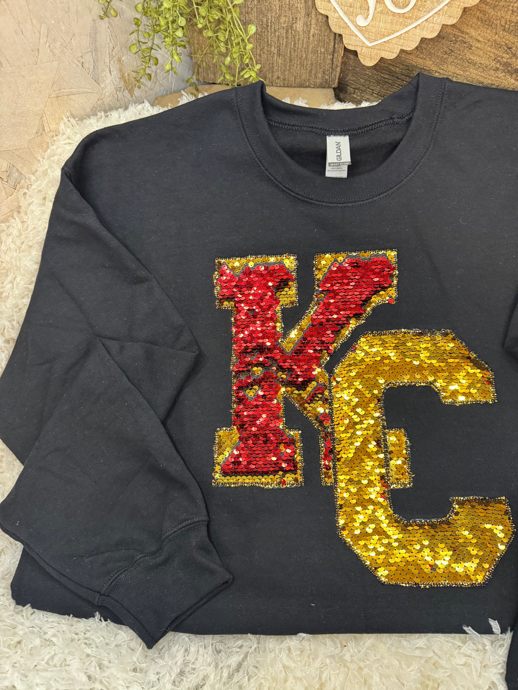 Interlocking KC applique