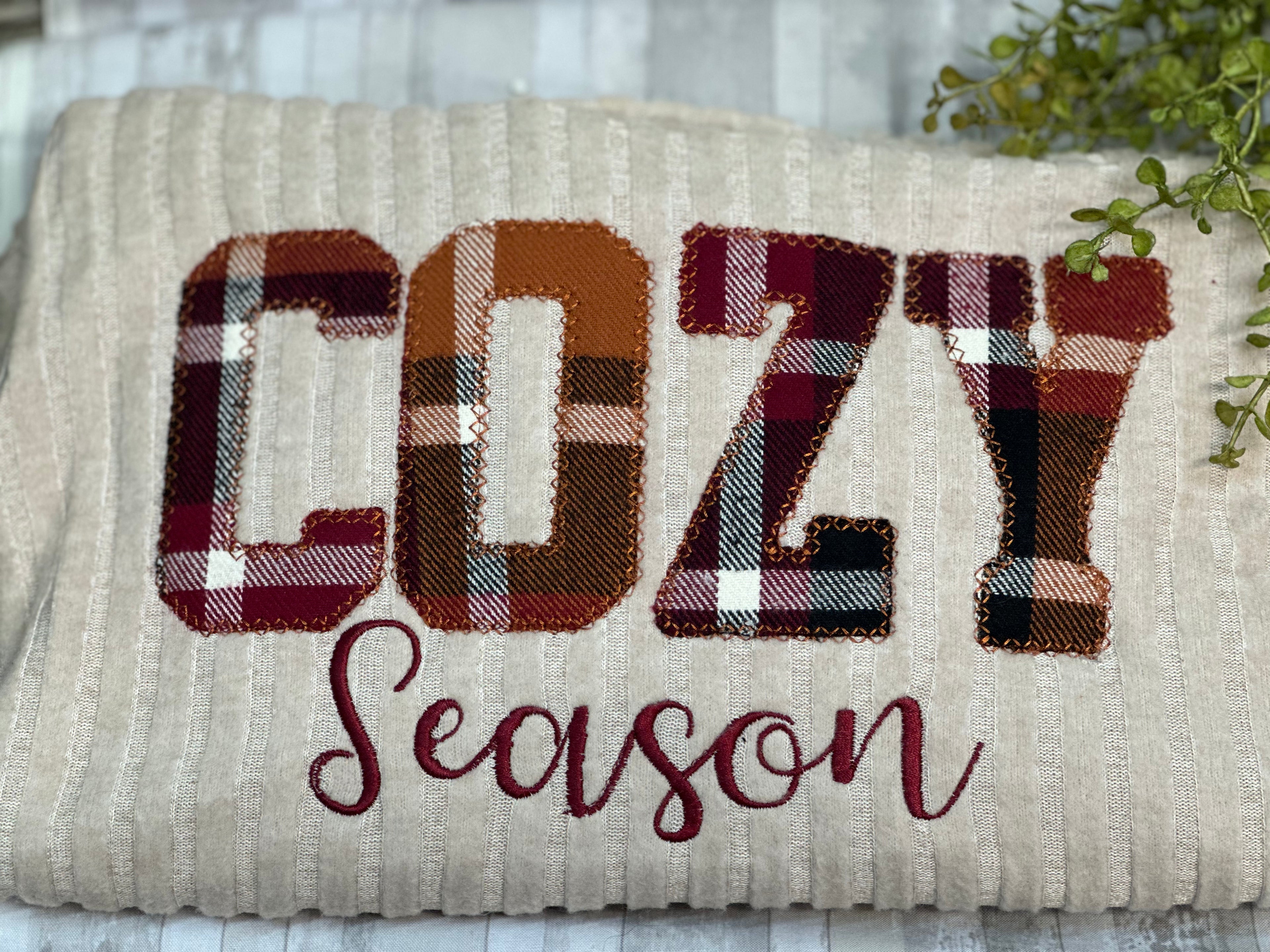 Sweatshirt - Cozy Season - Custom - Gildan